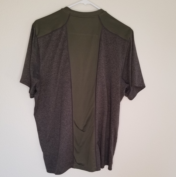 The North Face Performance tee shirt - Picture 4 of 9